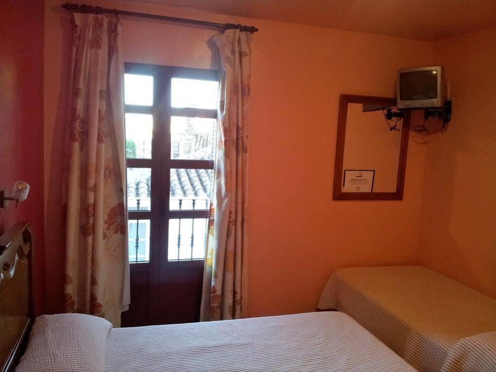 Hostal Rio De Oro 알칼라 라 레알 외부 사진
